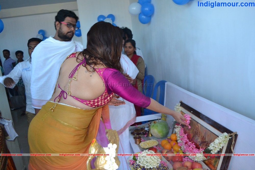 Namitha Launches Womens Fitness Center Event hd photo