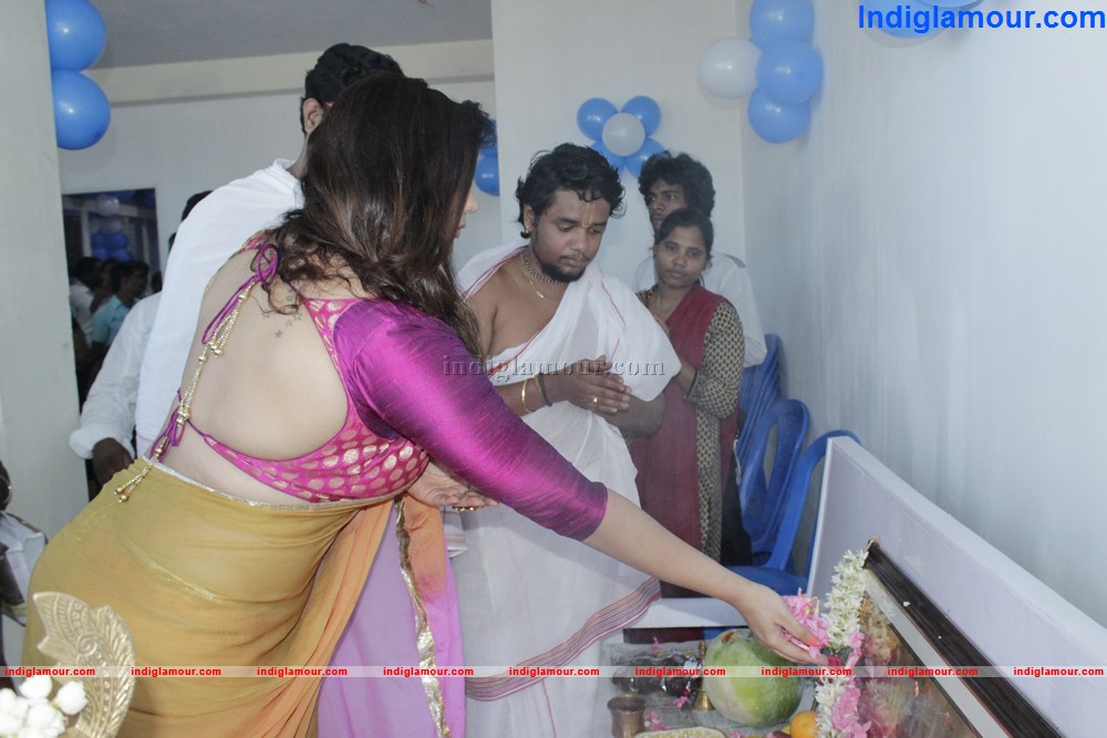 Namitha Launches Womens Fitness Center Event hd photo