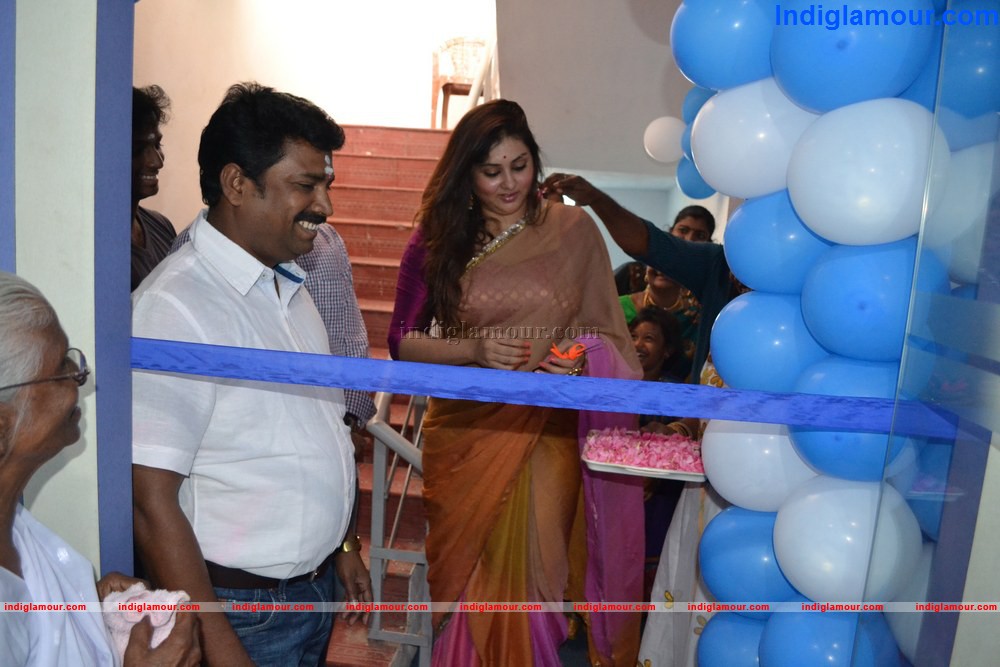 Namitha Launches Womens Fitness Center Event hd photo
