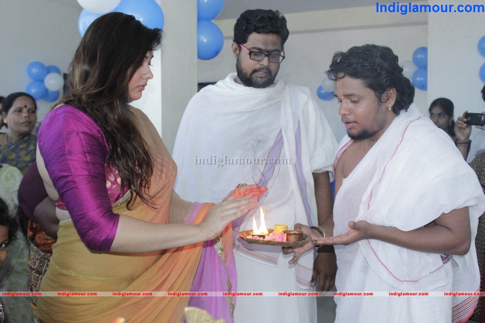 Namitha Launches Womens Fitness Center Event hd photo