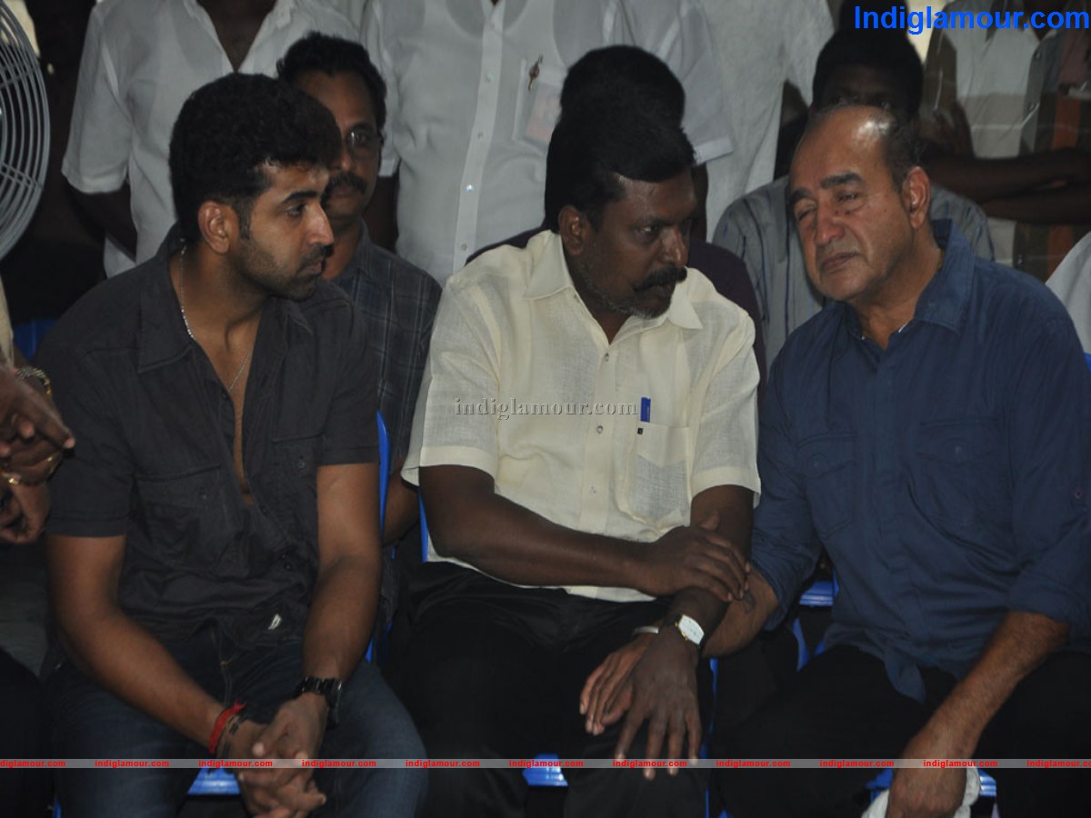 Celebrities Pay Last Respects to Manjula Vijayakumar Event hd photo