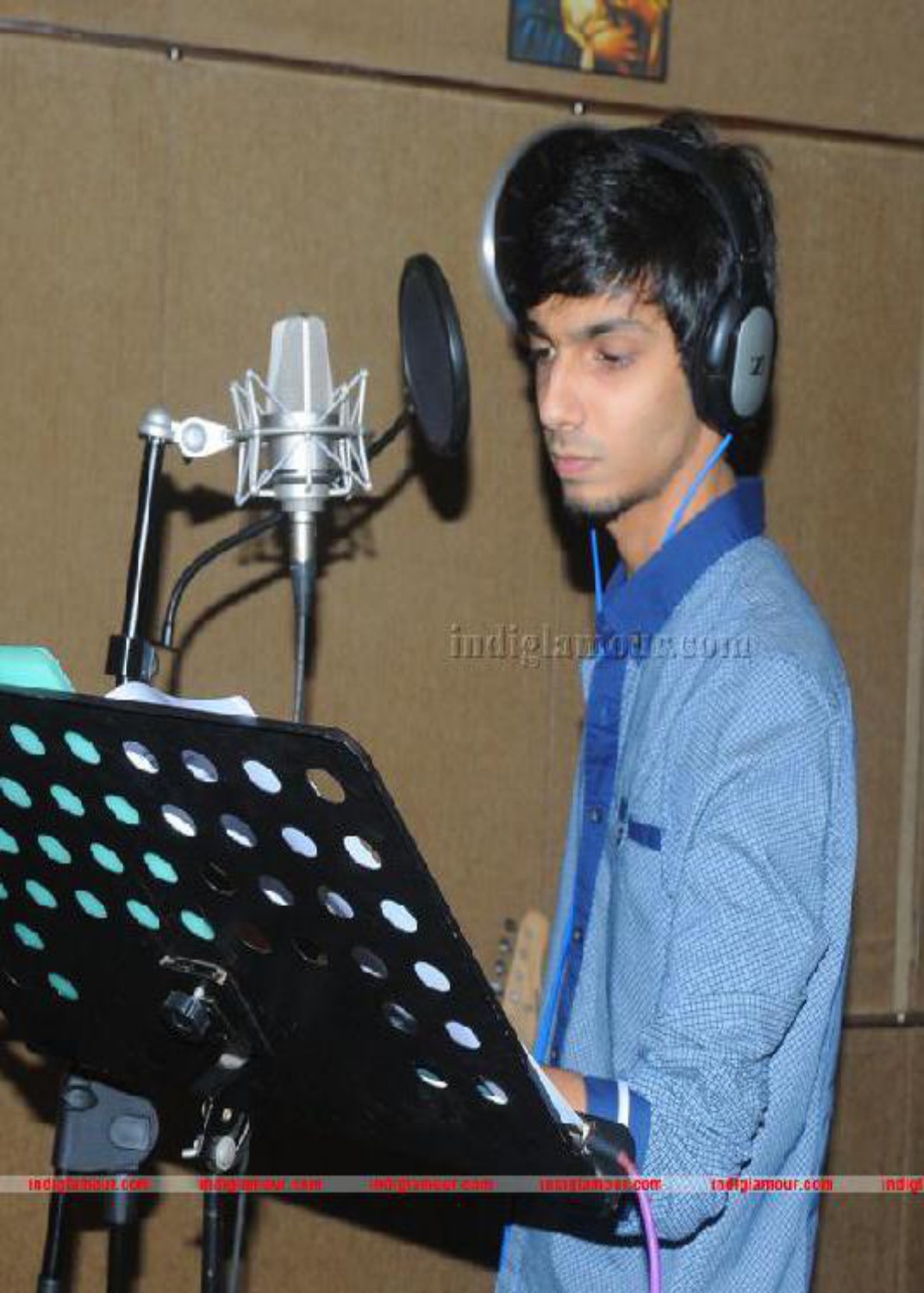 Anirudh Sings for Imman Event hd photo