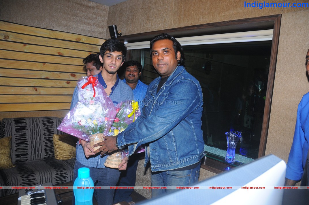 Anirudh Sings for Imman Event hd photo