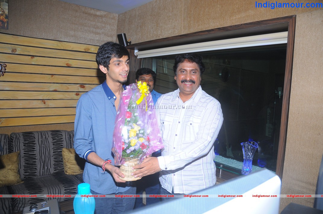 Anirudh Sings for Imman Event hd photo