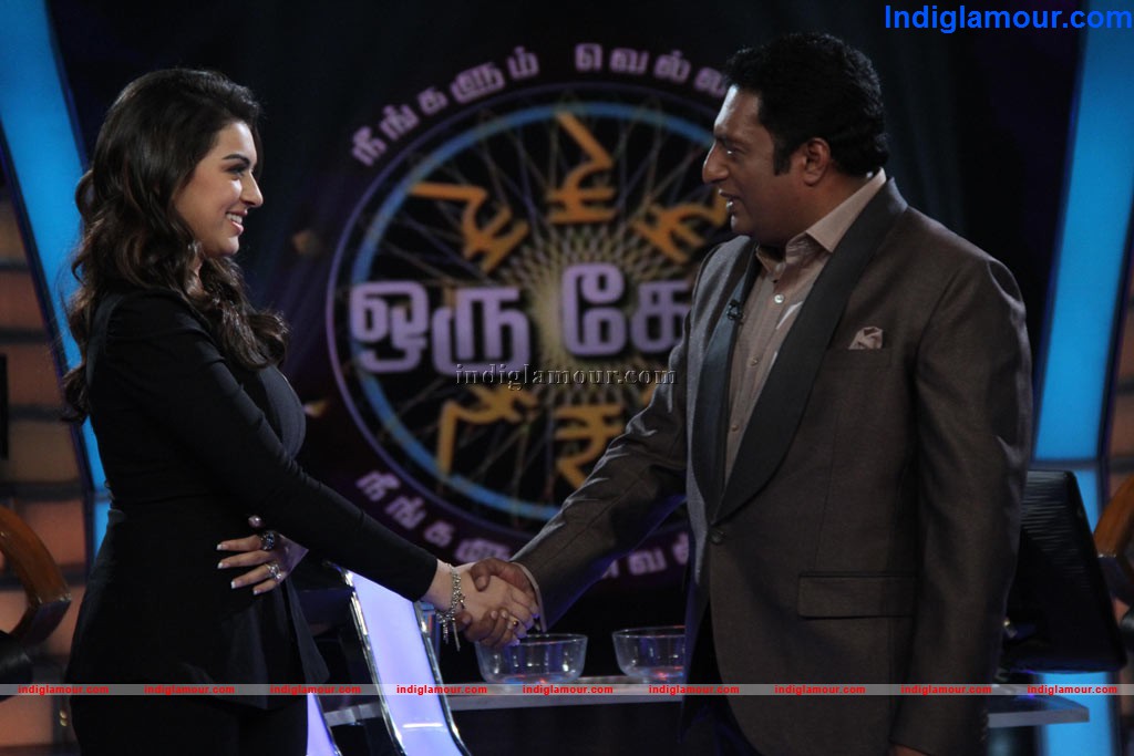 Hansika takes on the hot seat on NVOK Event hd photo