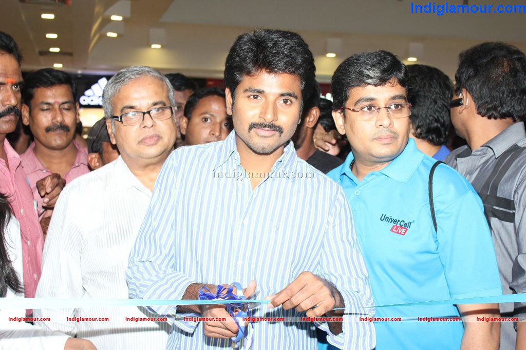 Sivakarthikeyan Inaugurate Univer Cell Outlet Event hd photo