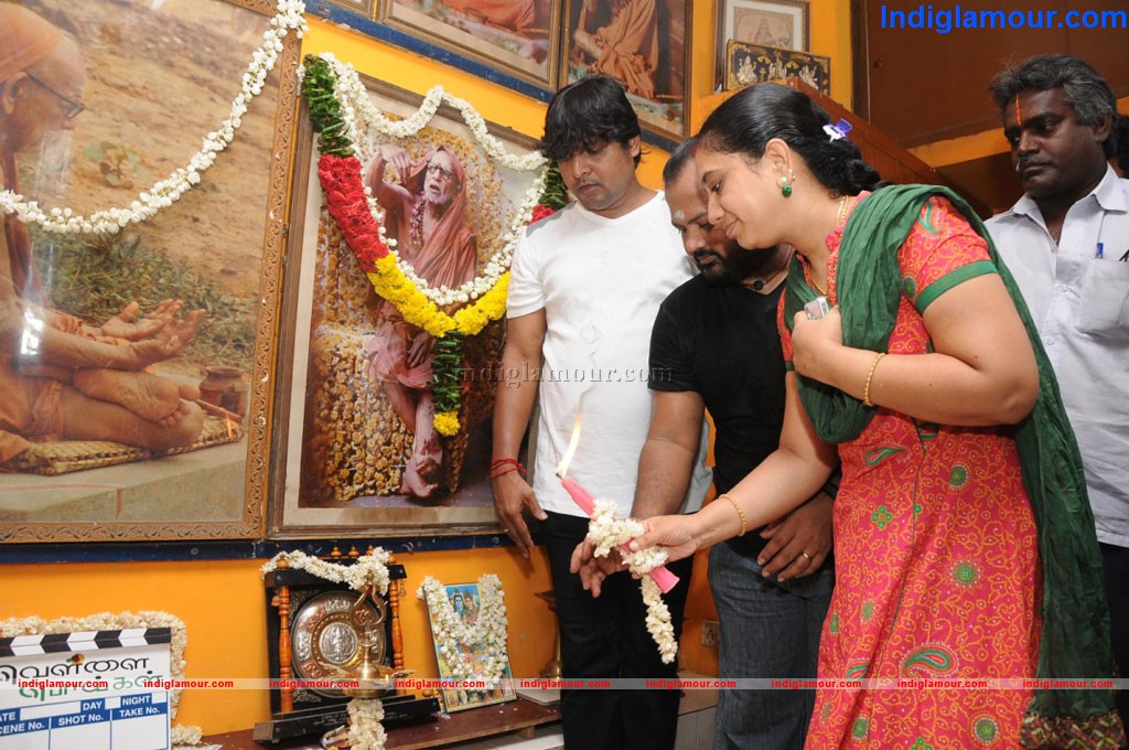 Vellai Poigal Movie Pooja Event hd photo
