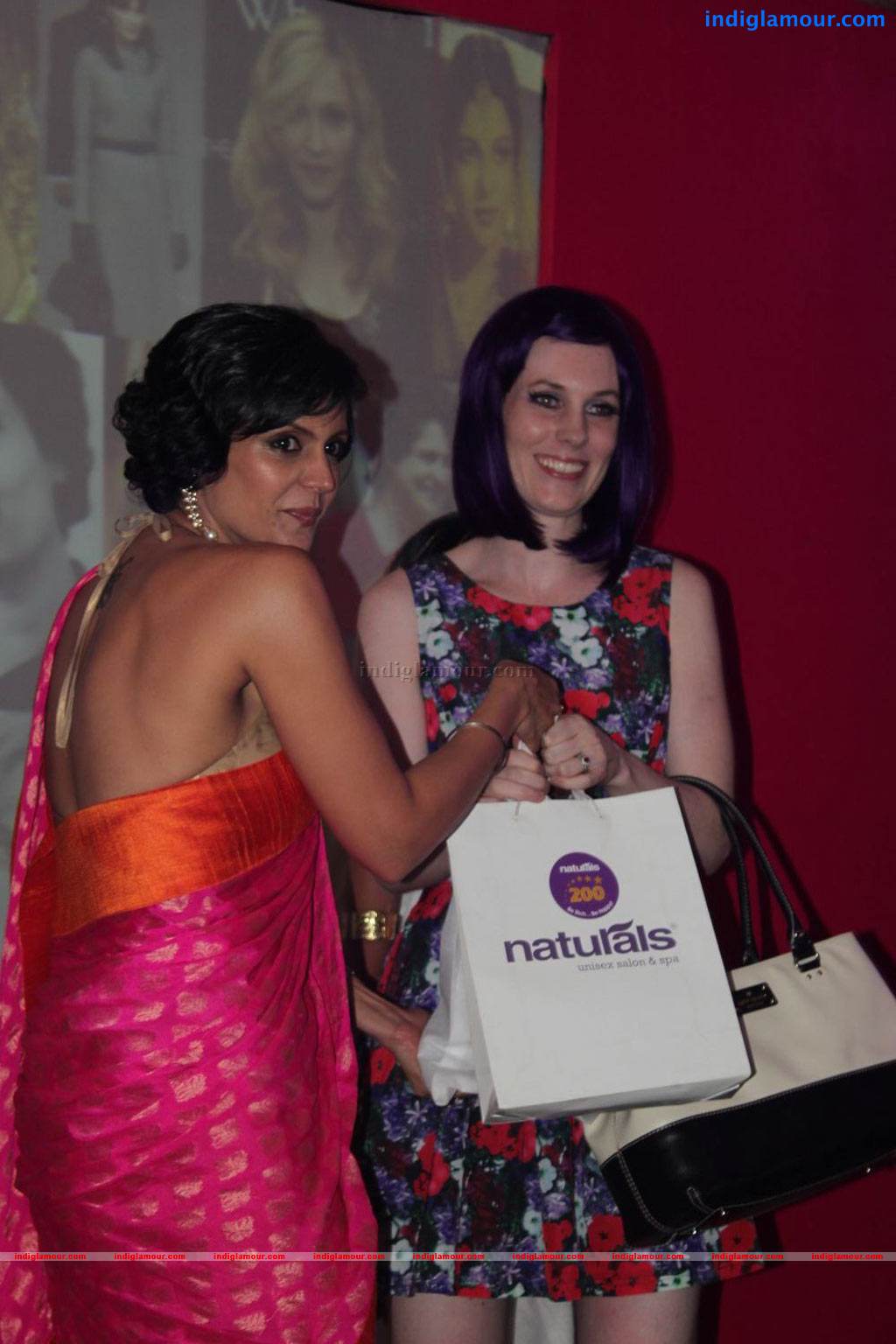 Mandira Bedi Launch Naturals W Images Event hd photo