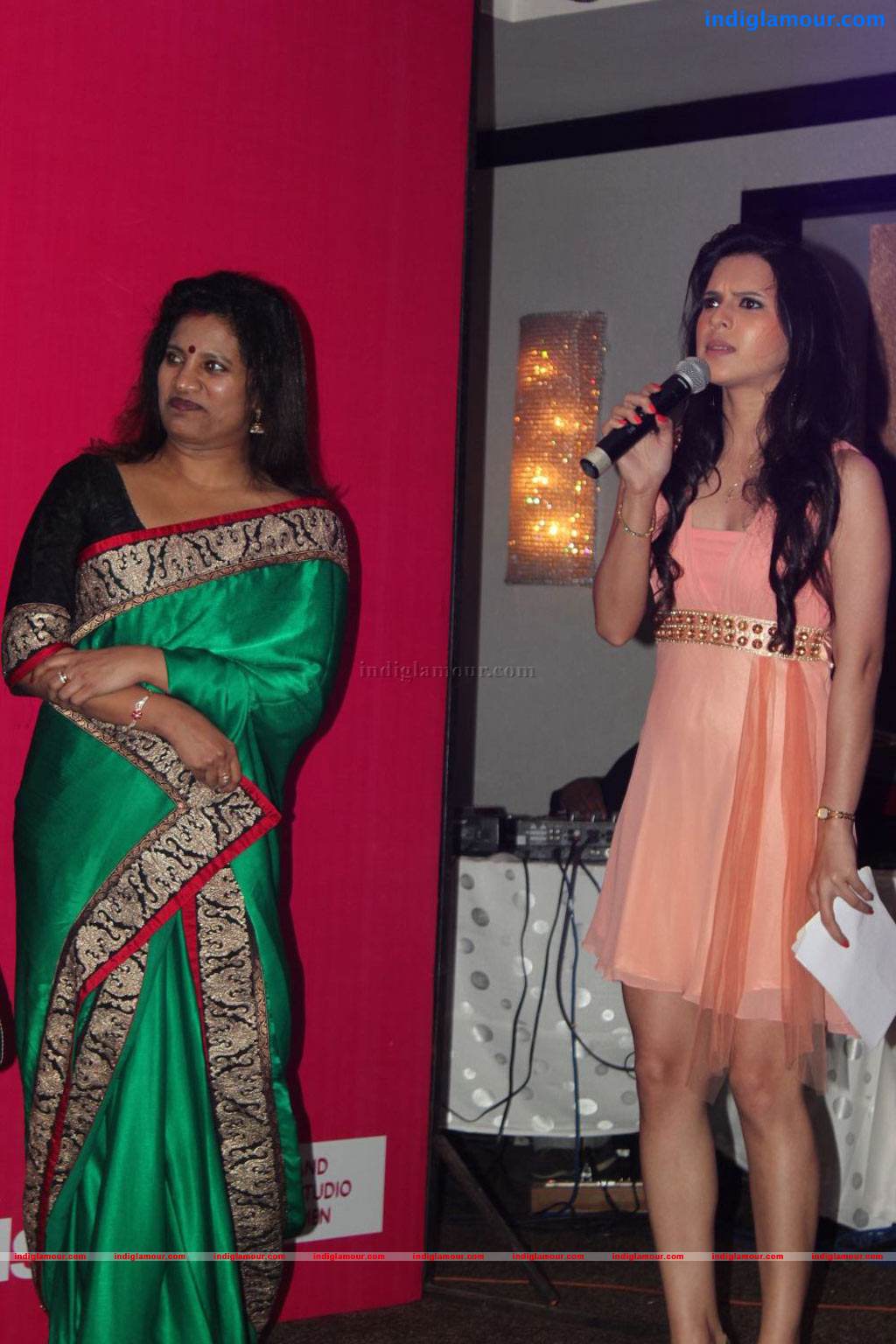 Mandira Bedi Launch Naturals W Images Event hd photo