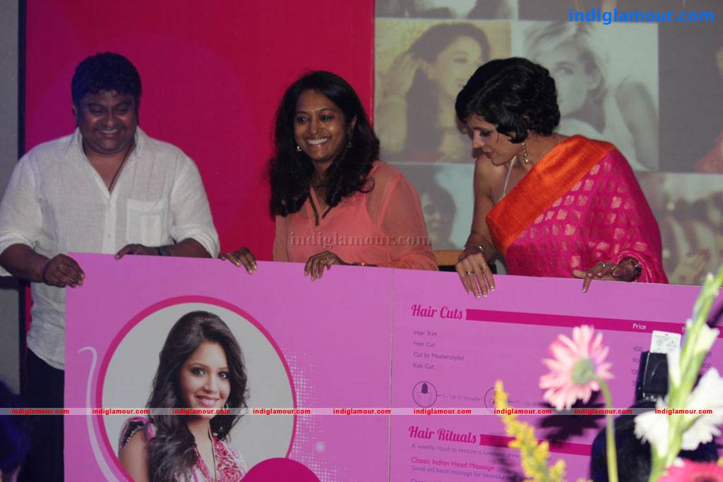 Mandira Bedi Launch Naturals W Images Event hd photo