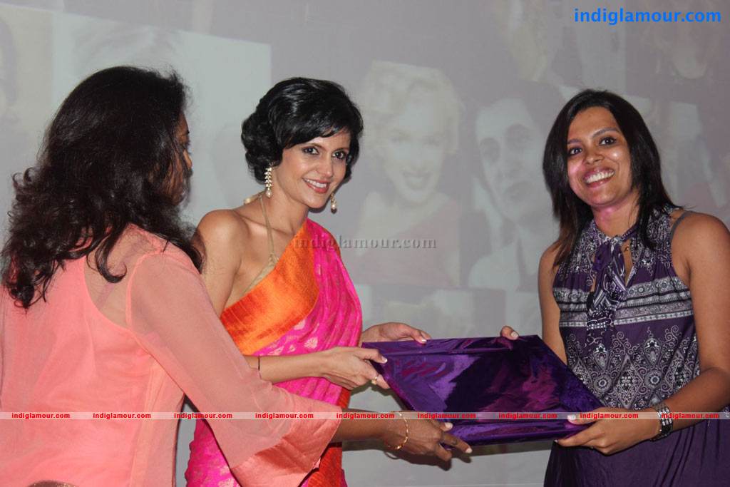 Mandira Bedi Launch Naturals W Images Event hd photo