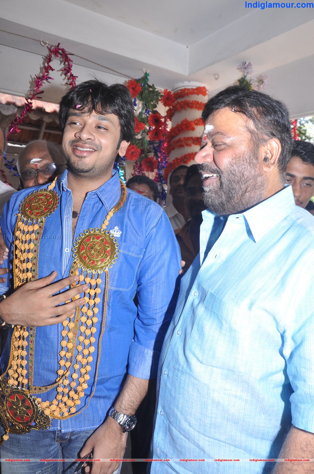 Thaaru Maaru Movie Launch Event hd photo