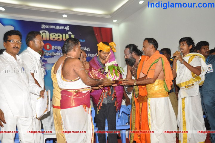 Vijay Solemnises 11 Weddings Event hd photo