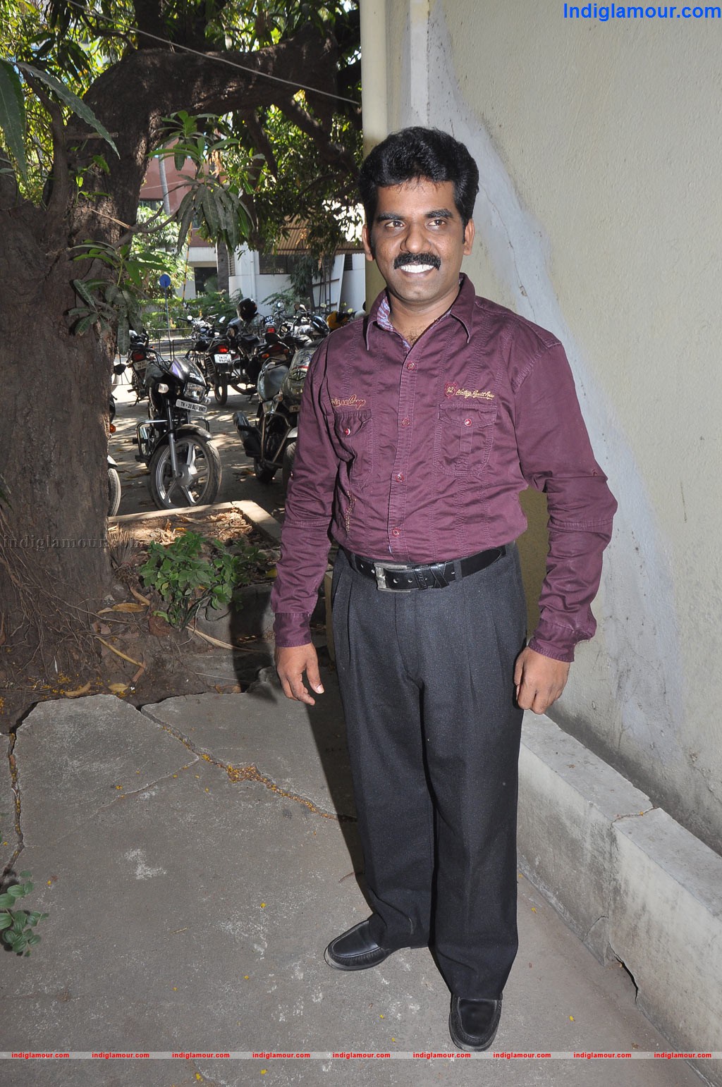Director M. Ganesan Interview for Isakki Movie Event hd photo