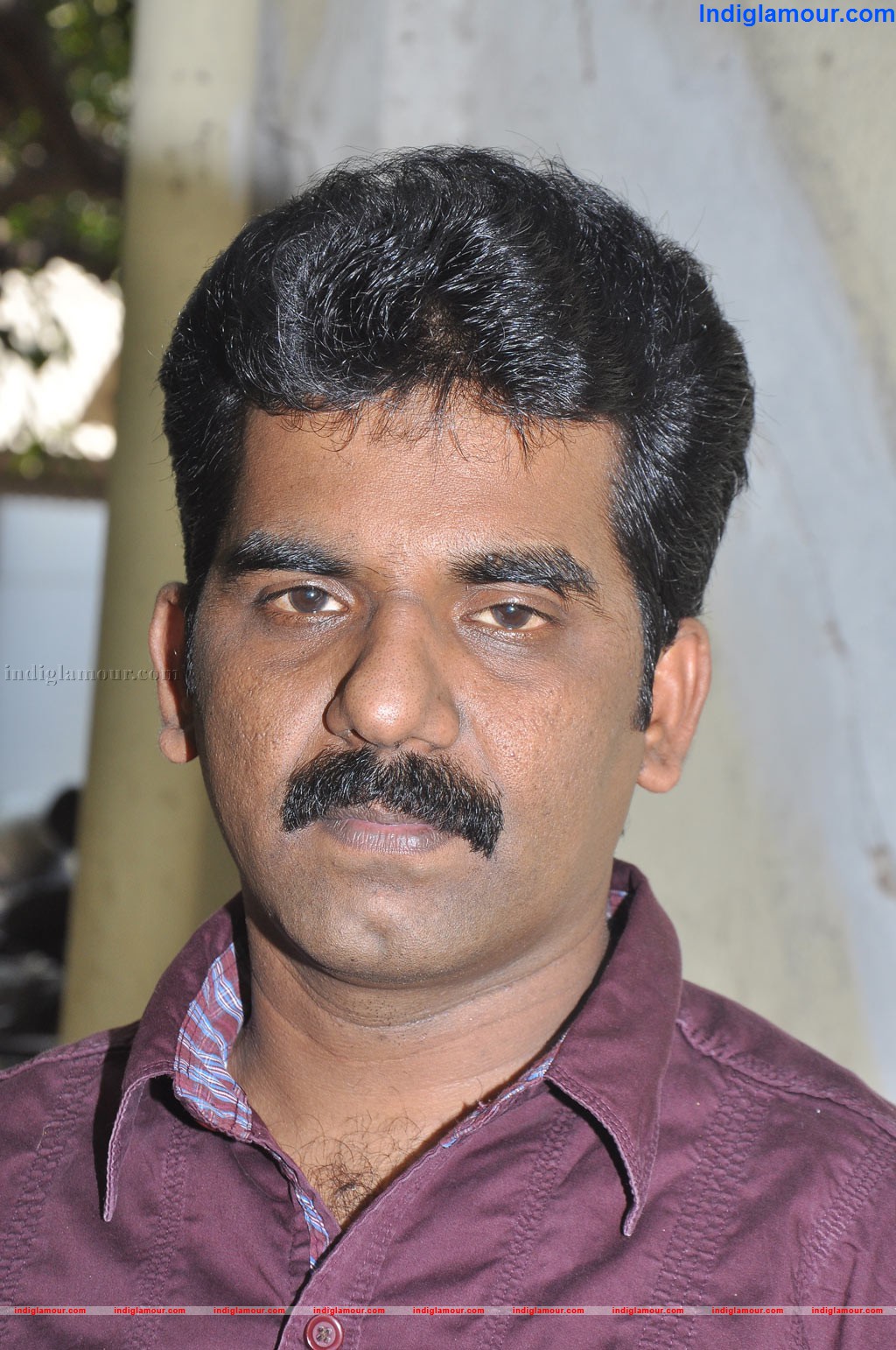 Director M. Ganesan Interview for Isakki Movie Event hd photo