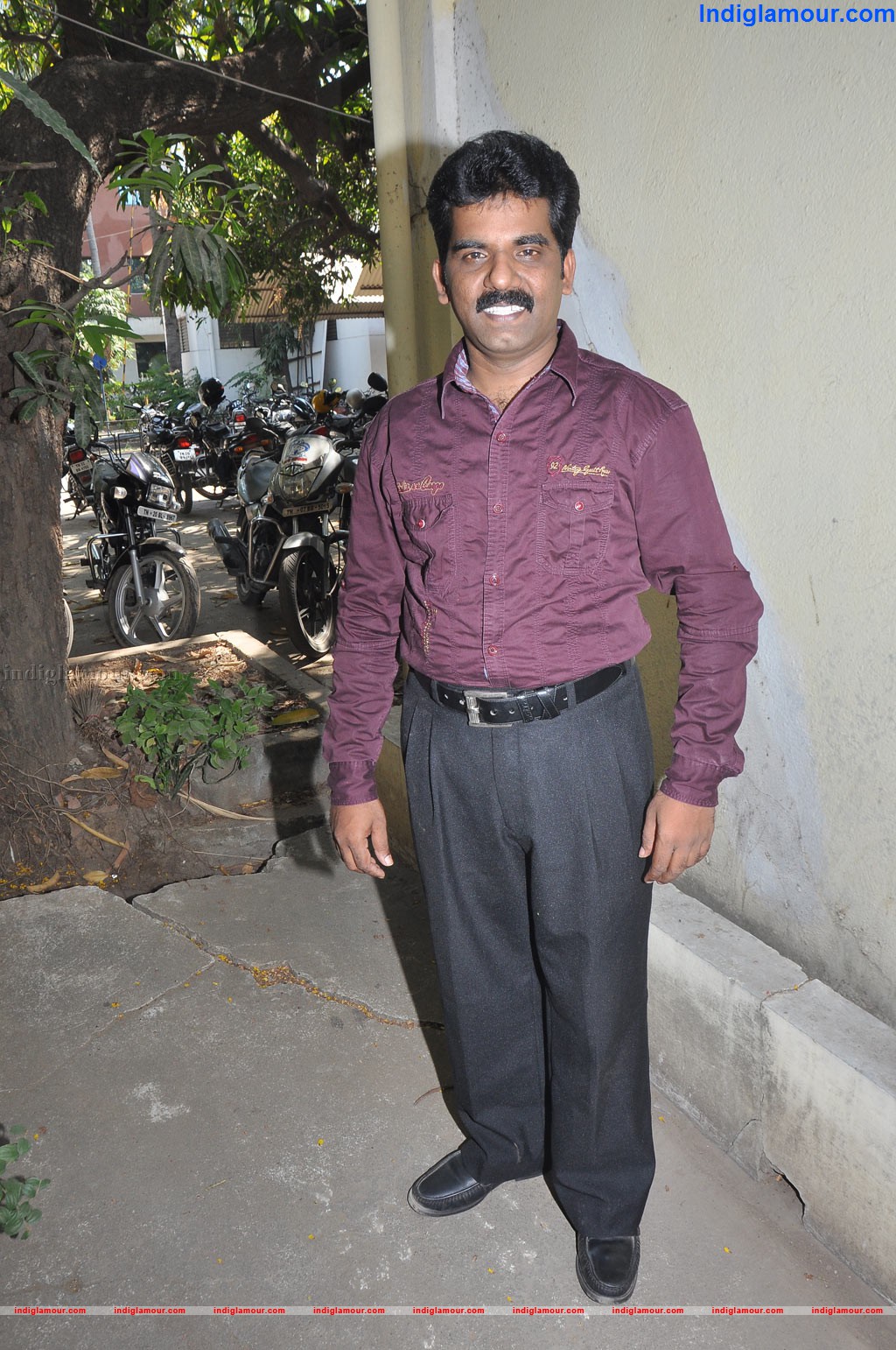 Director M. Ganesan Interview for Isakki Movie Event hd photo