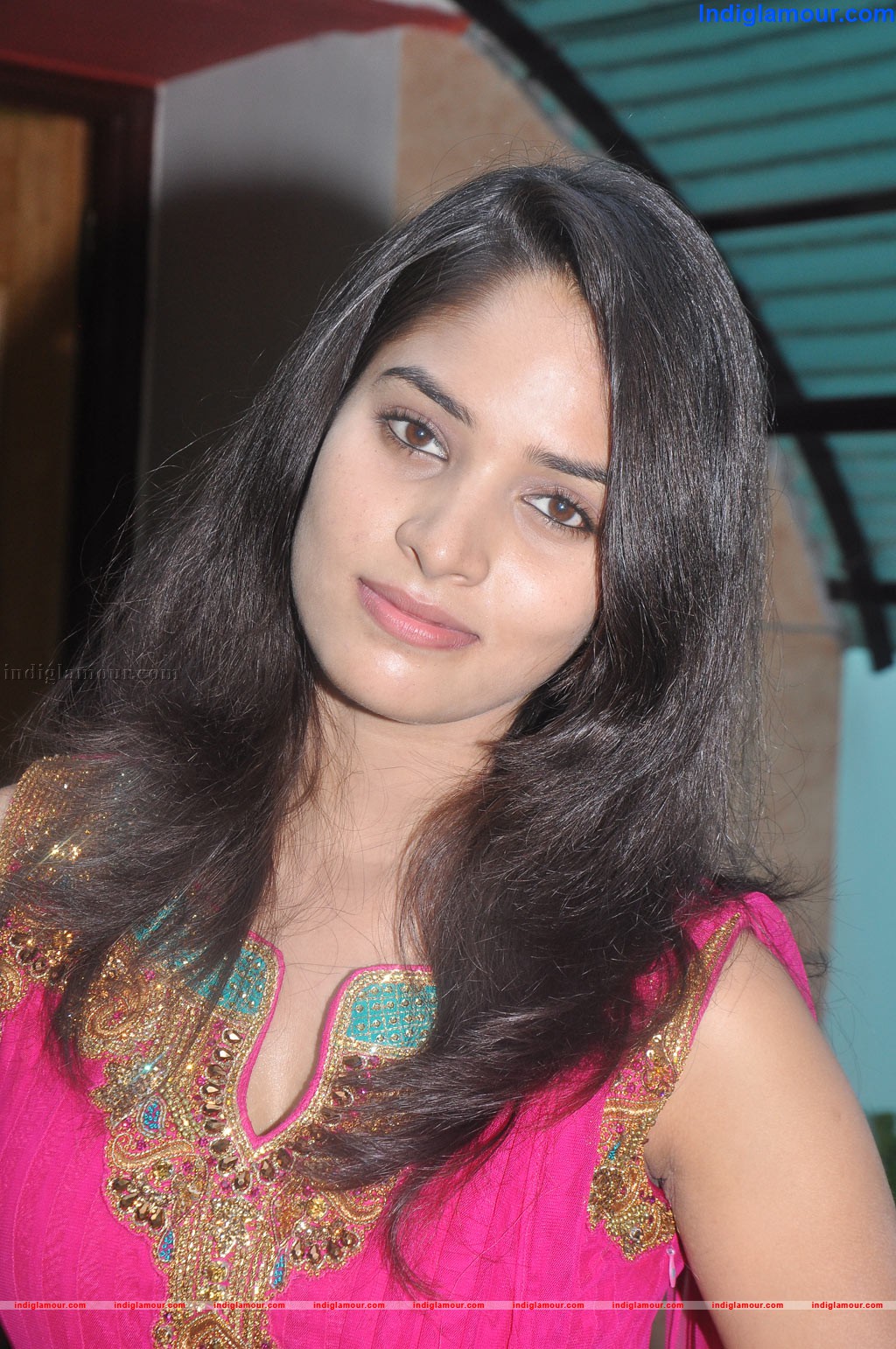 Ellam Neeyaanai Movie Team Interview Event hd photo