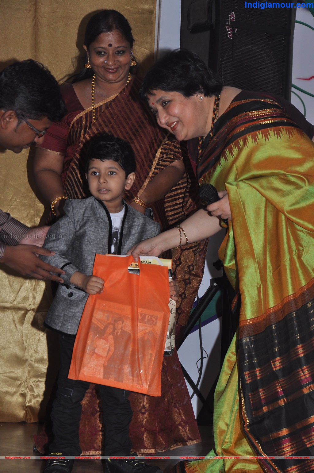Latha Rajinikanth Launches I AM FOR INDIA Event hd photo