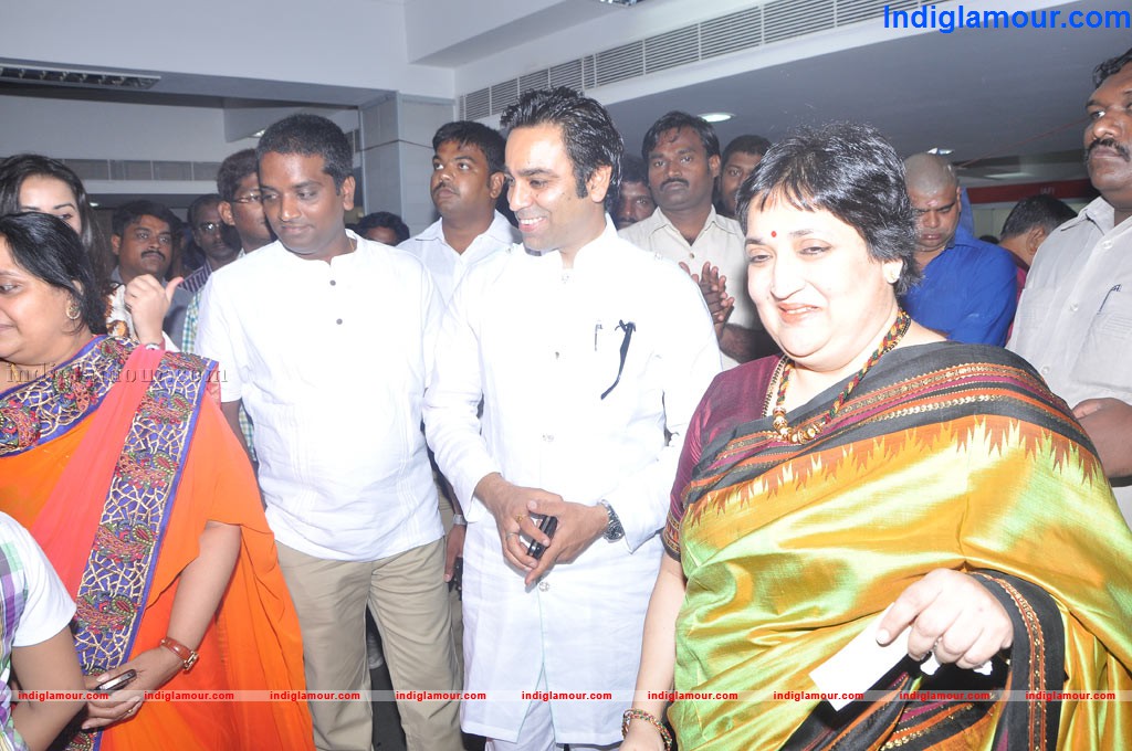 Latha Rajinikanth Launches I AM FOR INDIA Event hd photo