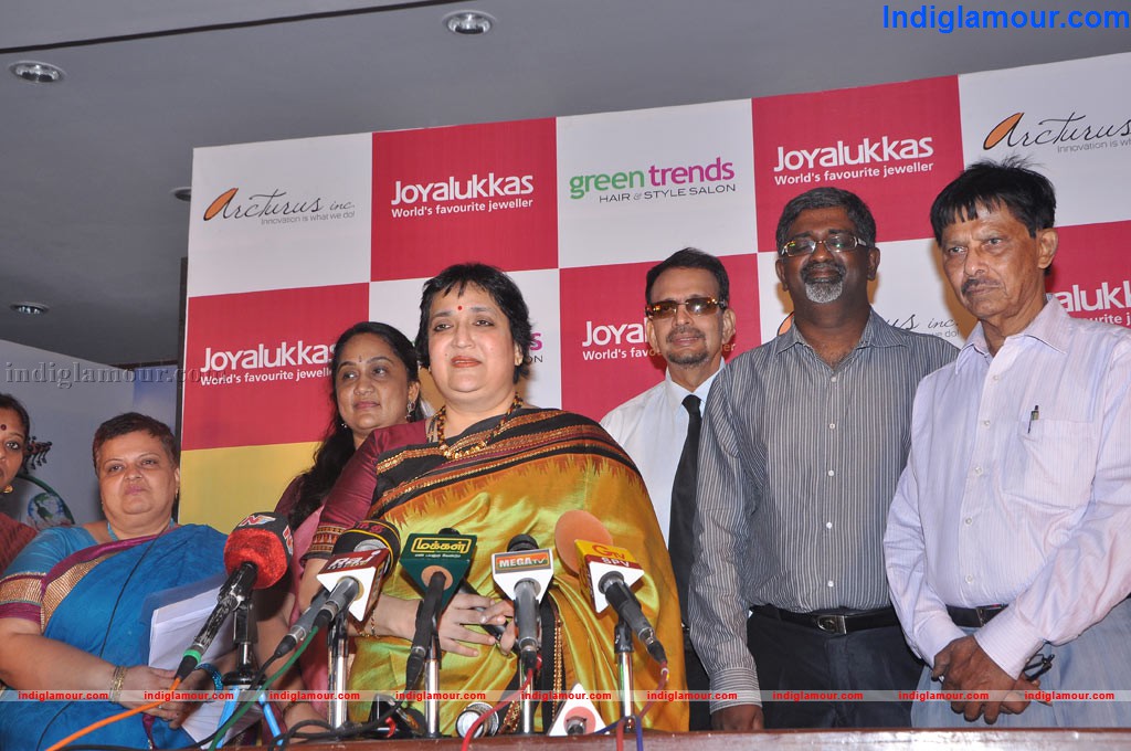 Latha Rajinikanth Launches I AM FOR INDIA Event hd photo