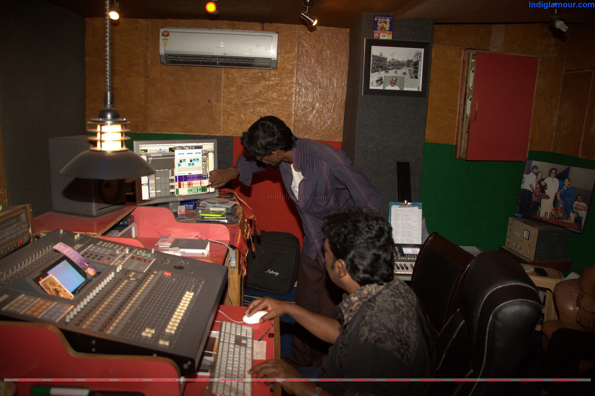 Kuralam Promo Song Making Event hd photo