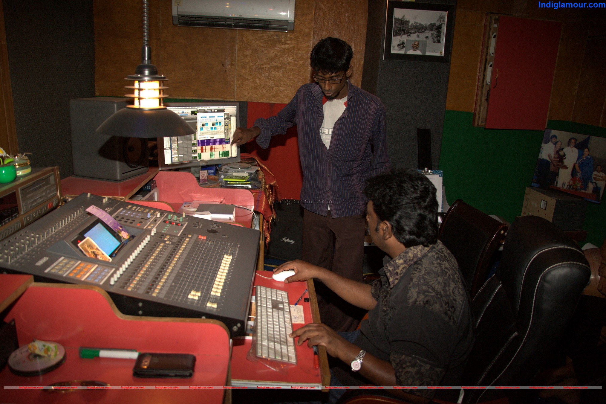 Kuralam Promo Song Making Event hd photo