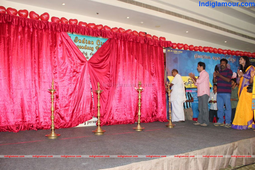 Mannipaaya Movie Launch Event hd photo