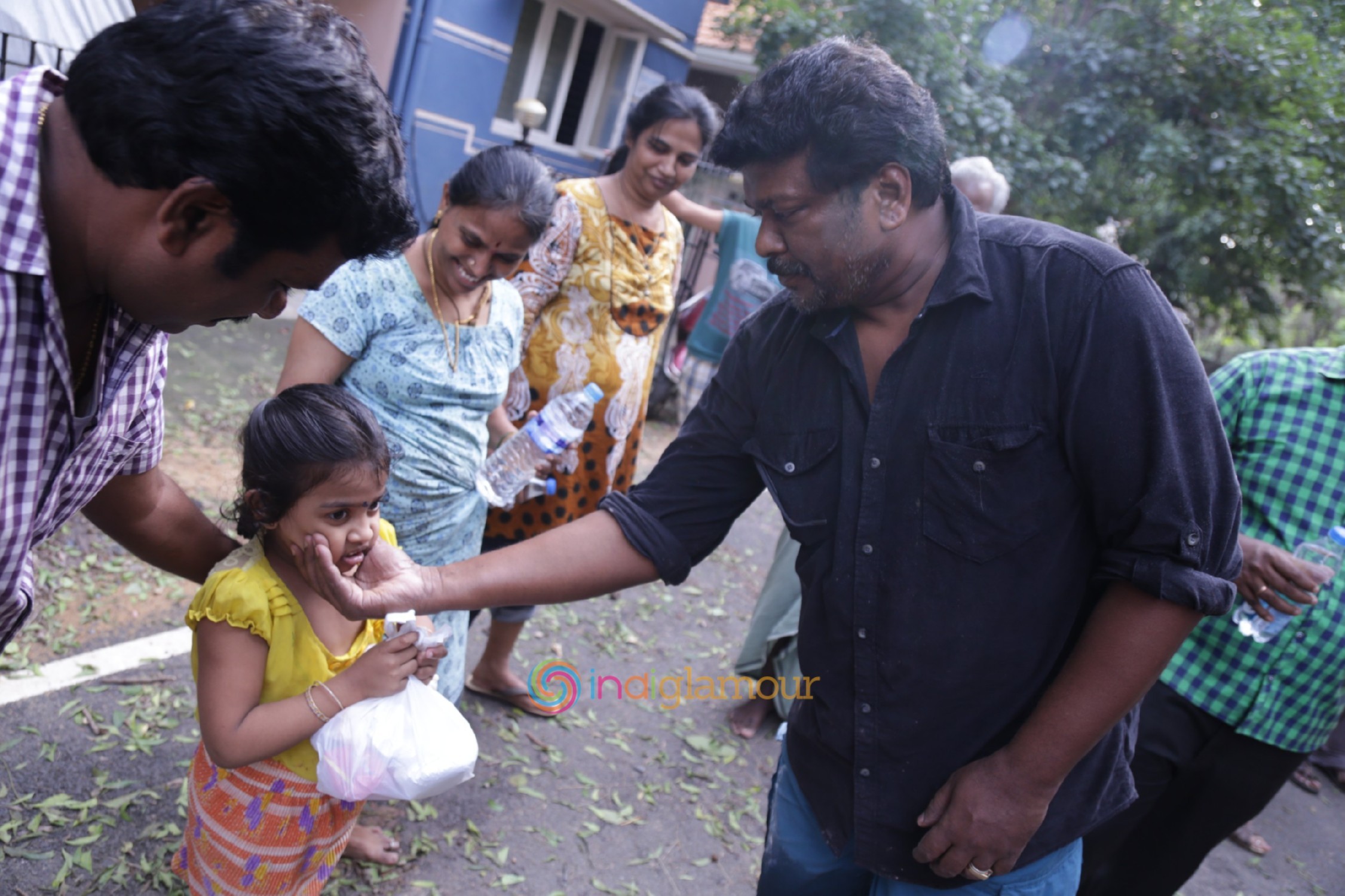 Actor R. Parthiepan Doing Flood Relief Activities Event hd photo