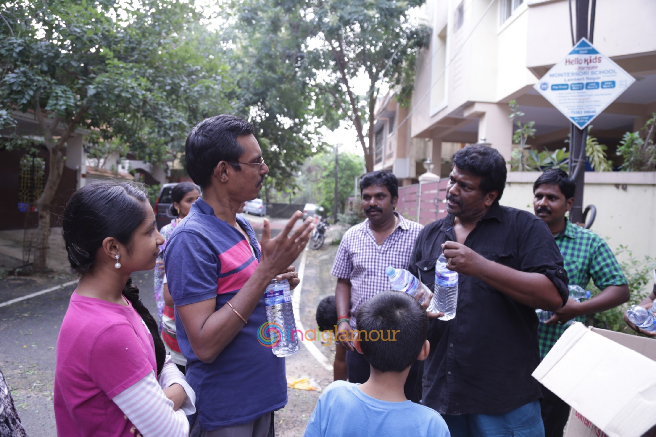 Actor R. Parthiepan Doing Flood Relief Activities Event hd photo