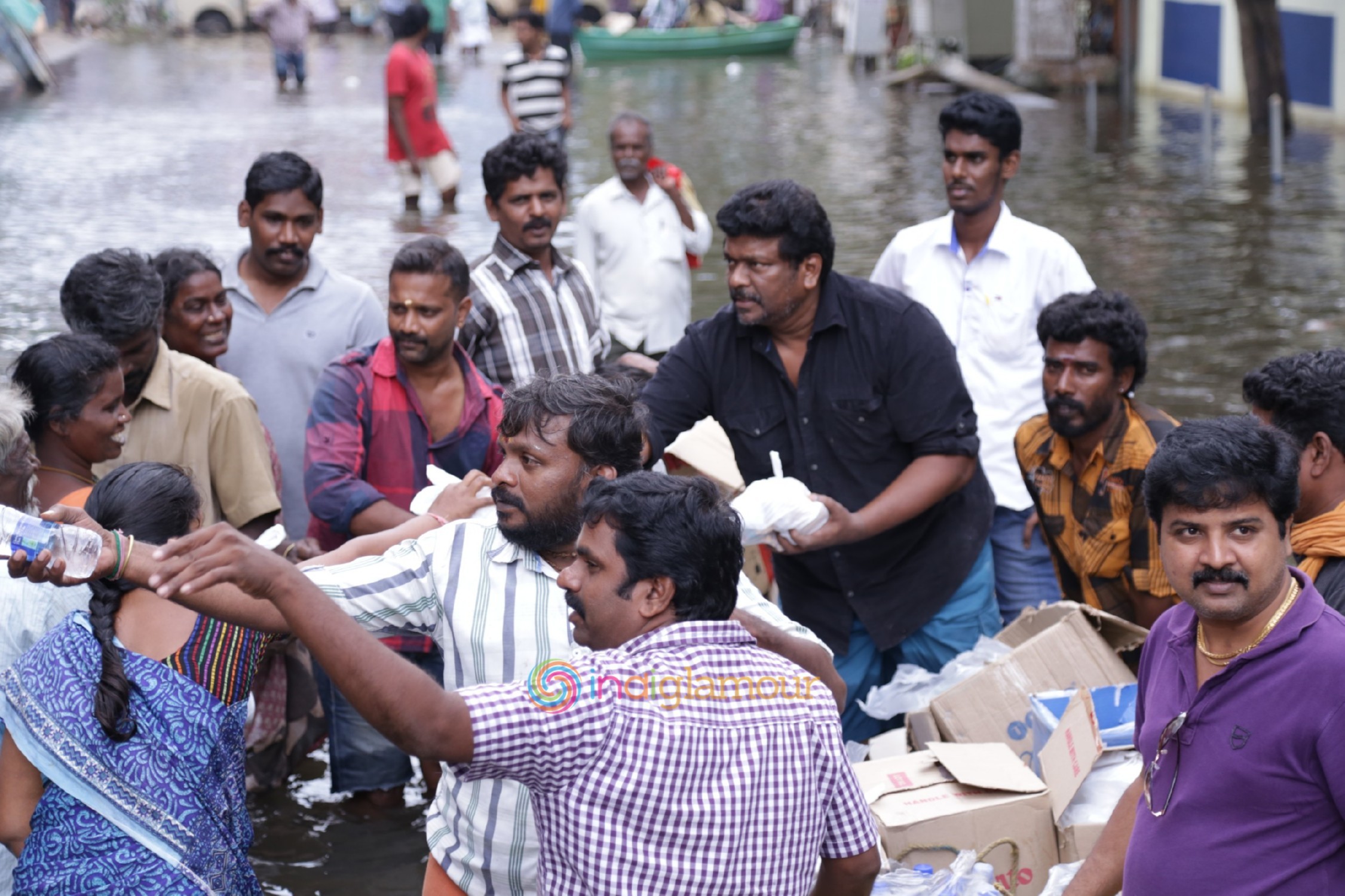 Actor R. Parthiepan Doing Flood Relief Activities Event hd photo