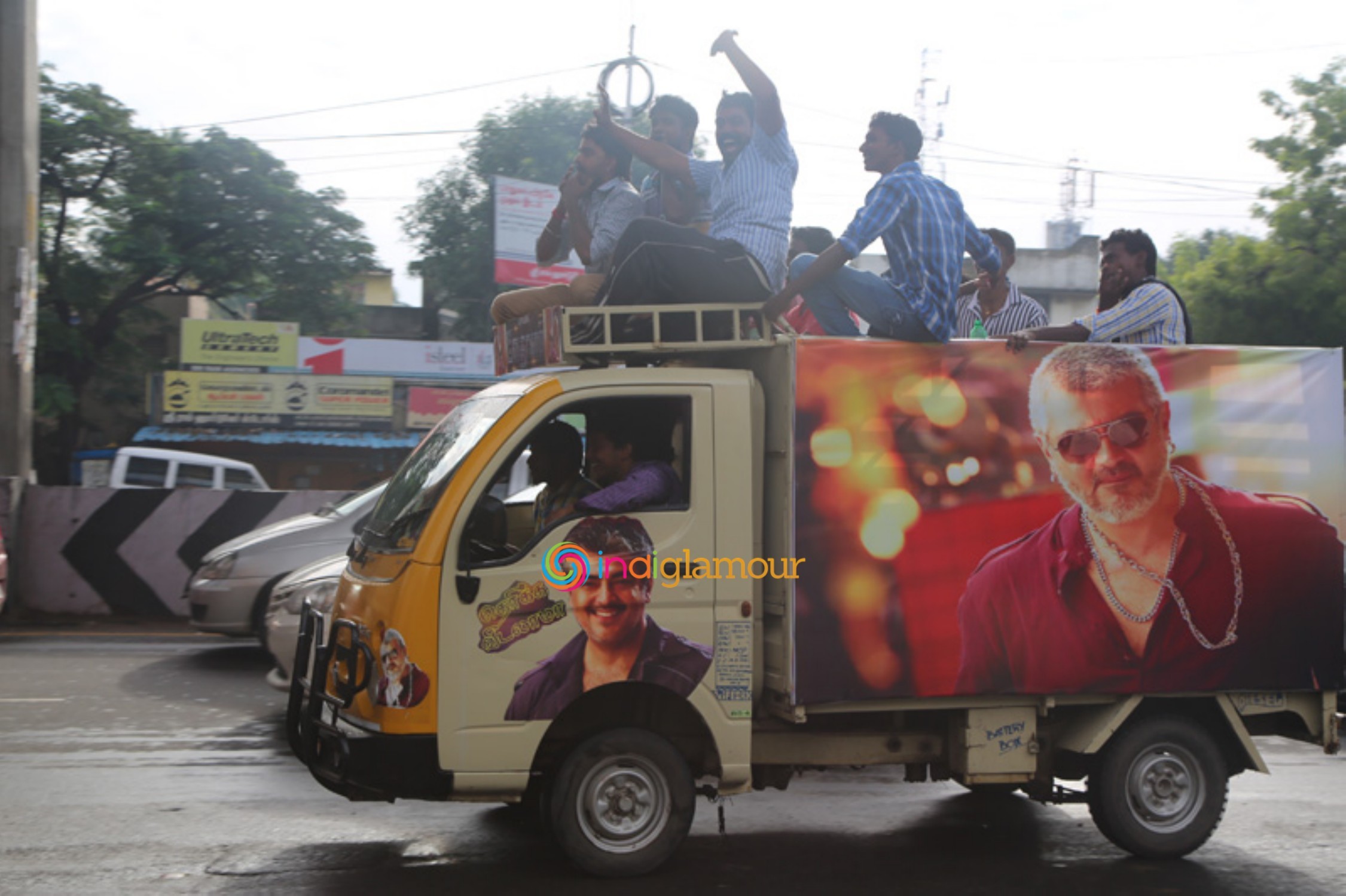 Ajith Fans Celebrate Vedalam Release at Kasi Theatre Event hd photo