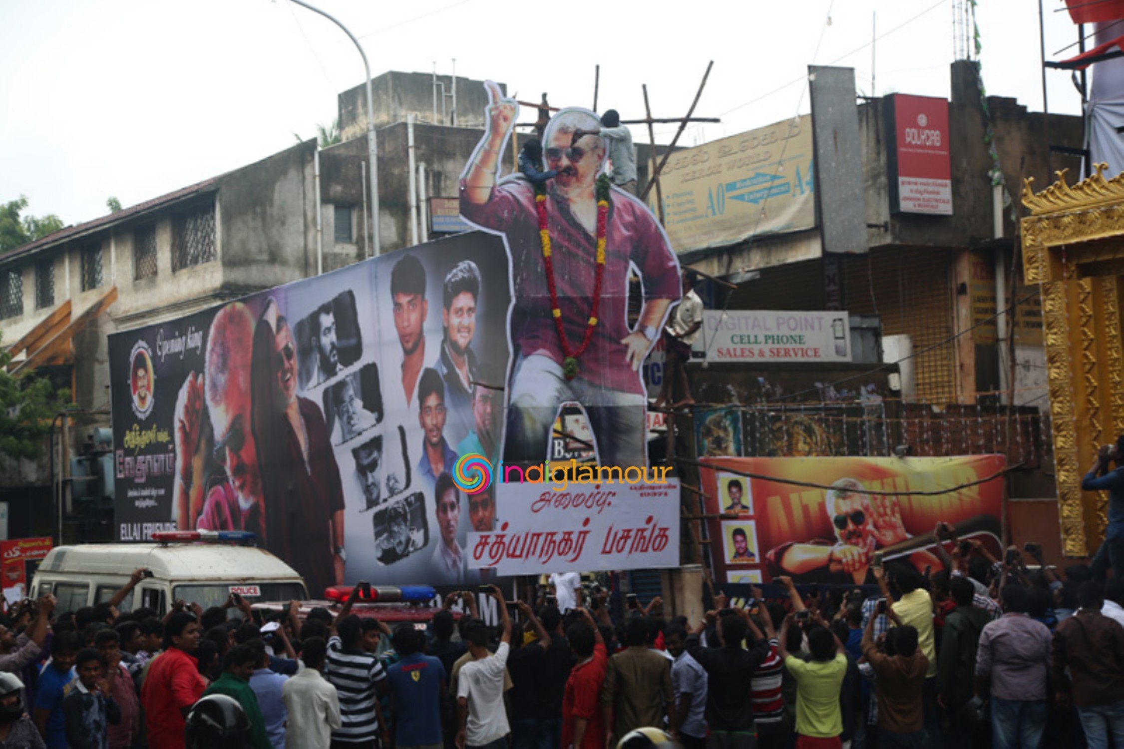 Ajith Fans Celebrate Vedalam Release at Kasi Theatre Event hd photo