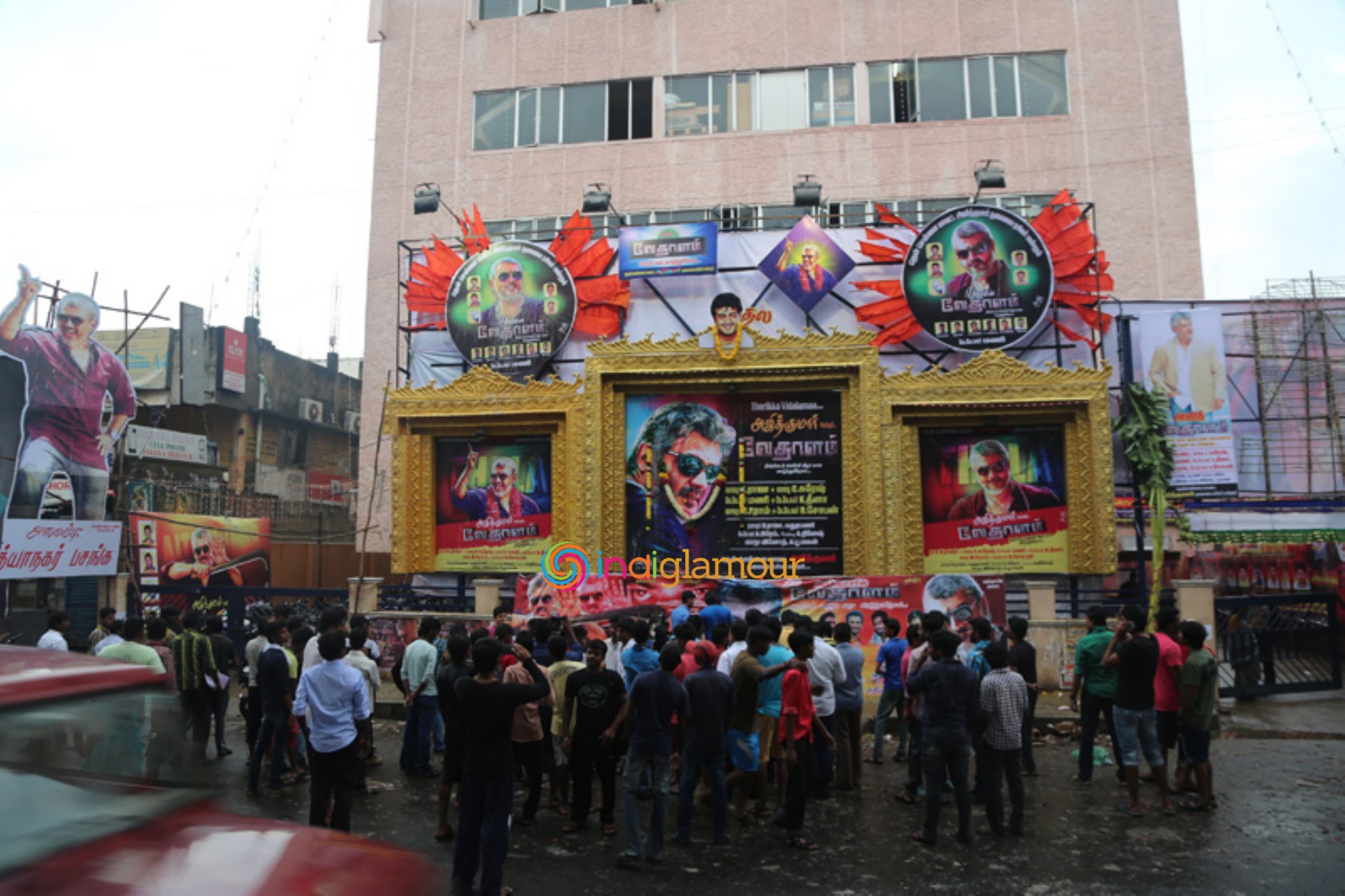 Ajith Fans Celebrate Vedalam Release at Kasi Theatre Event hd photo