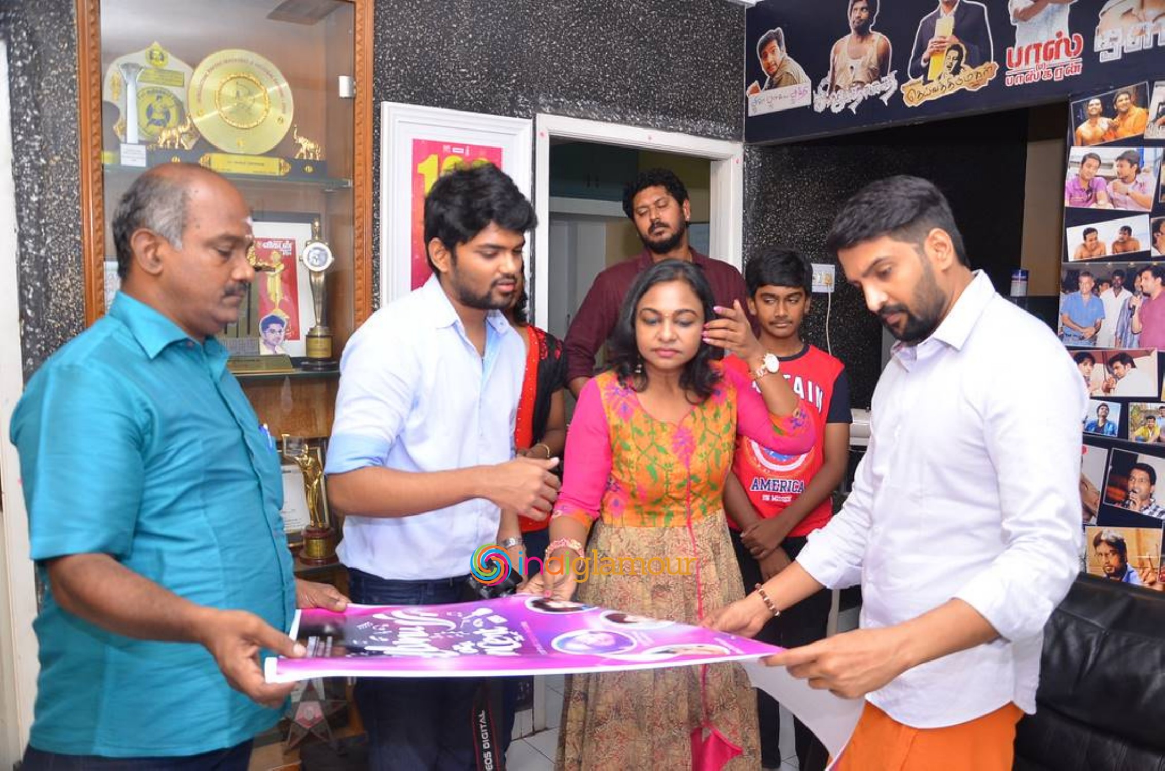 Chillunu Oru Concert Poster Launch Event hd photo