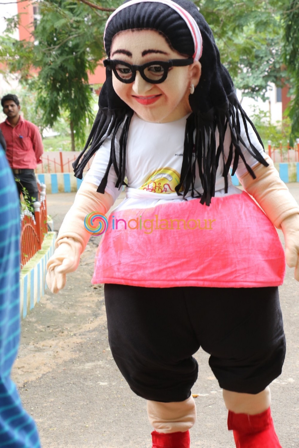 Inji Iduppazhagi Movie Promotion Event hd photo