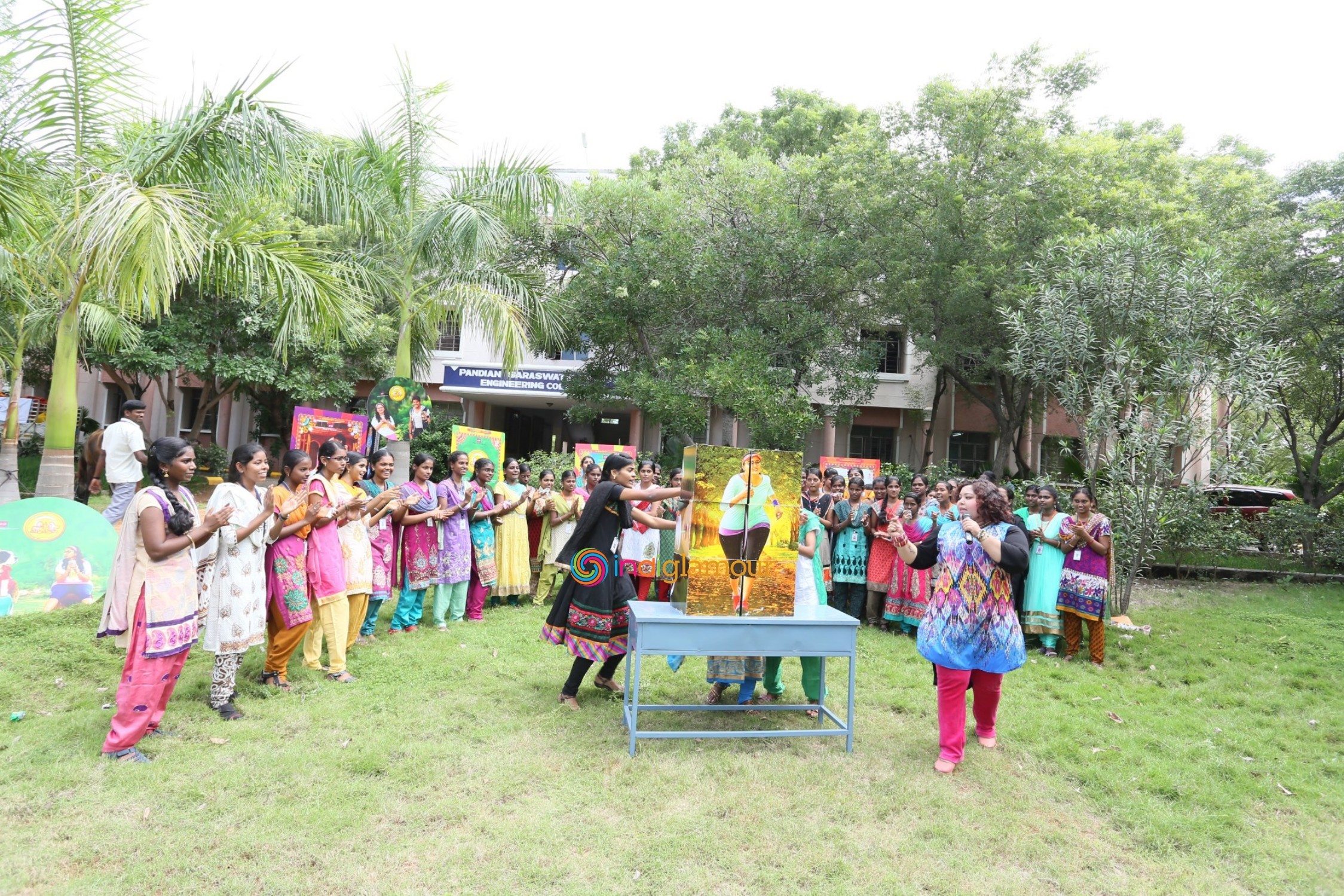 Inji Iduppazhagi Movie Promotion Event hd photo