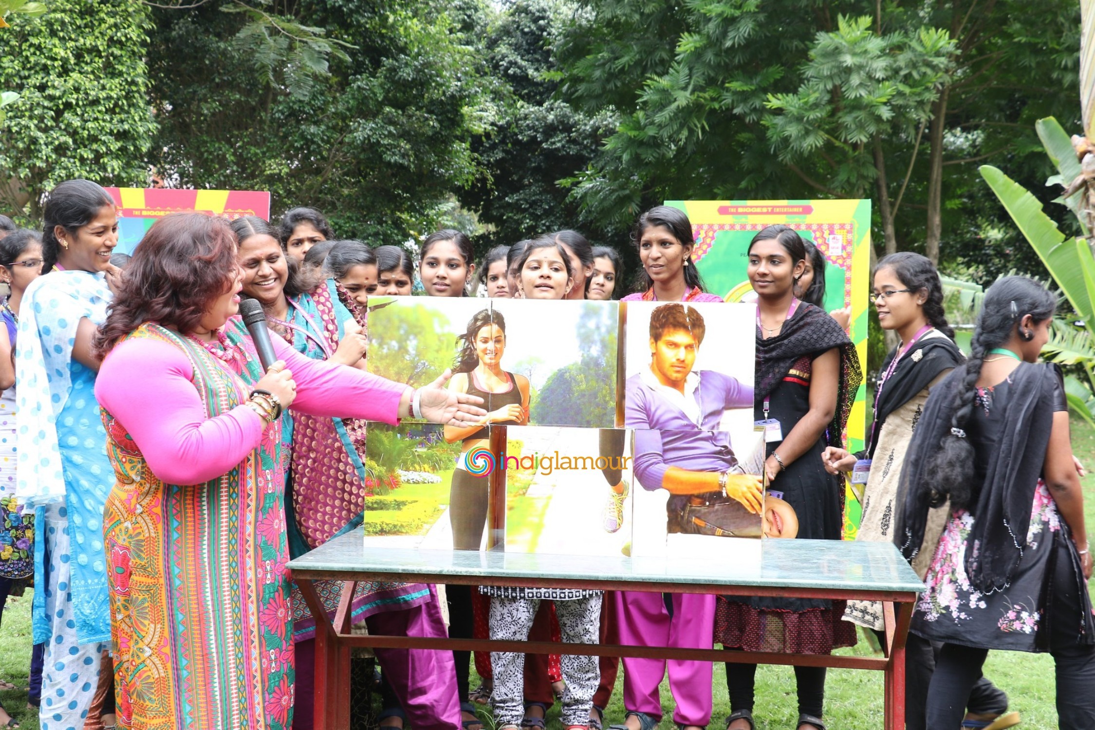 Inji Iduppazhagi Movie Promotion Event hd photo