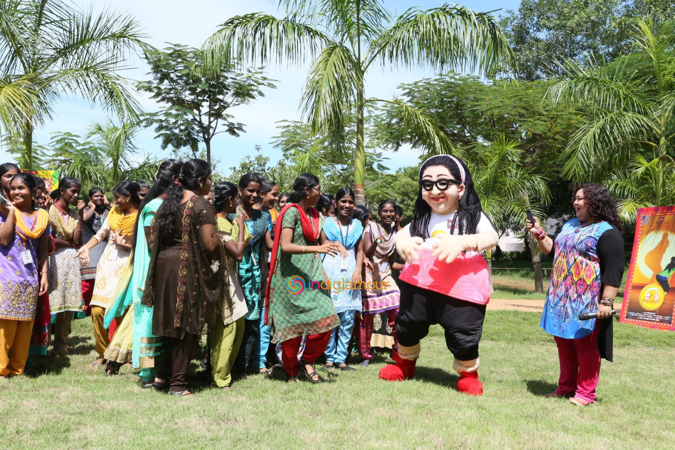 Inji Iduppazhagi Movie Promotion Event hd photo