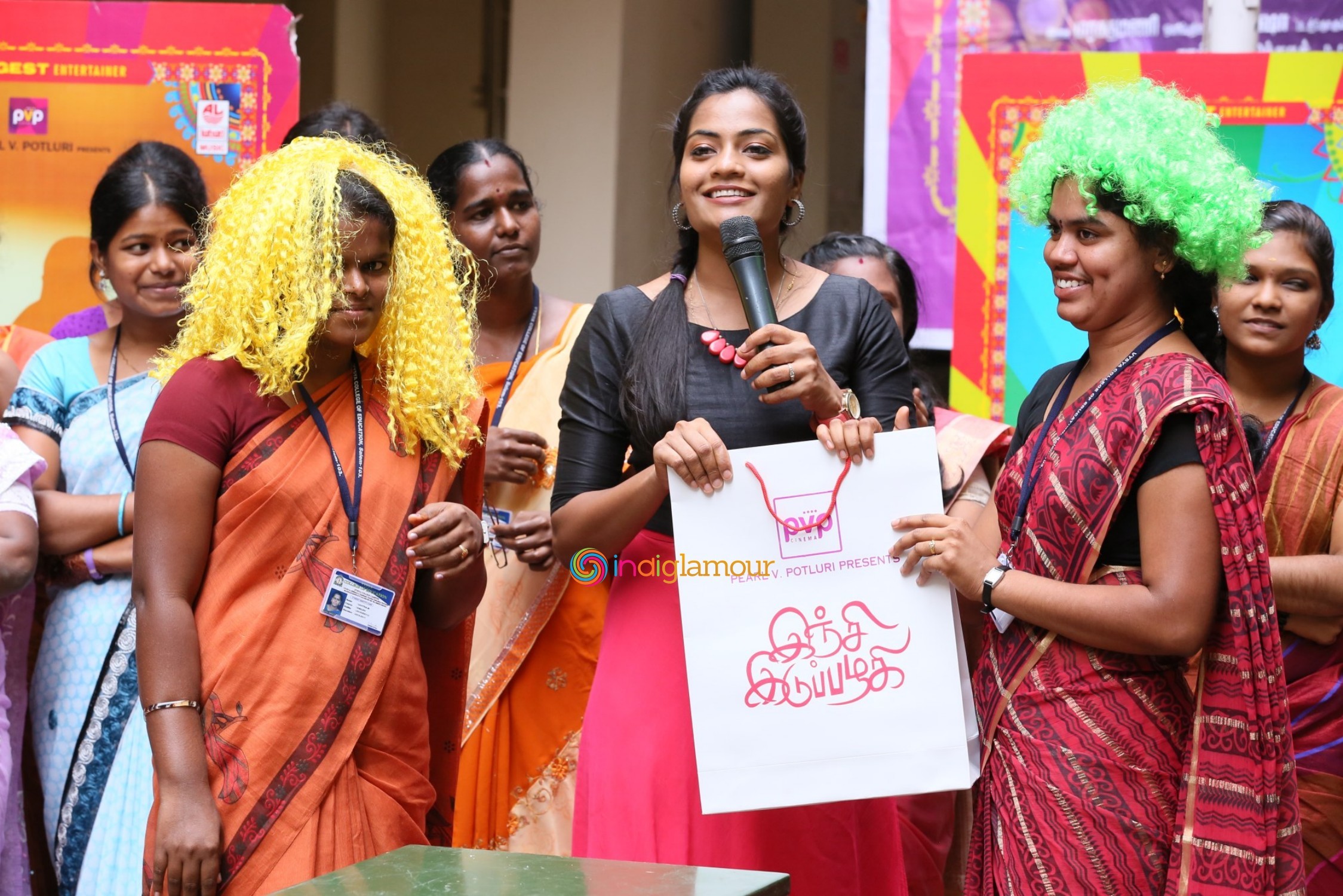 Inji Iduppazhagi Movie Promotion Event hd photo