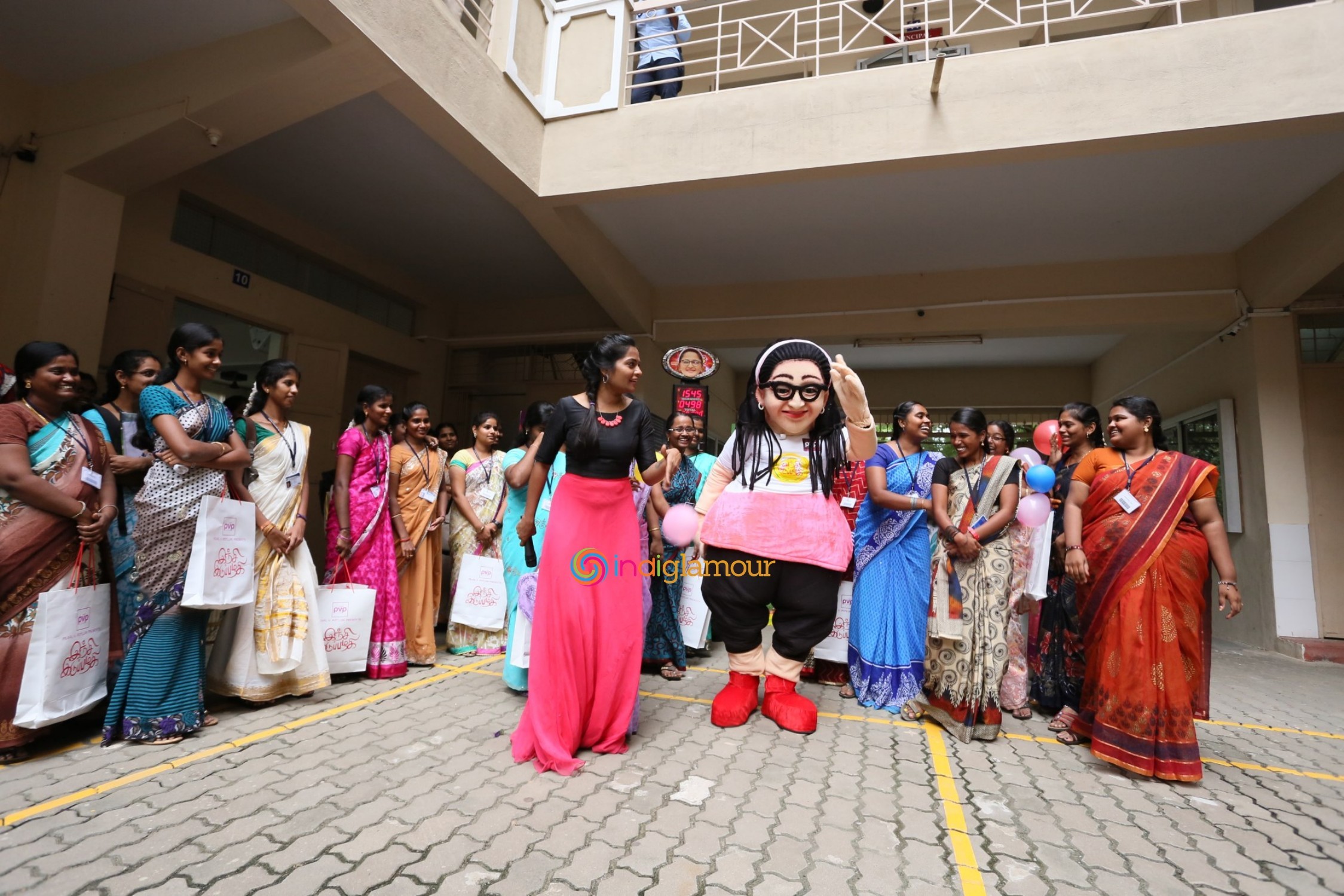 Inji Iduppazhagi Movie Promotion Event hd photo