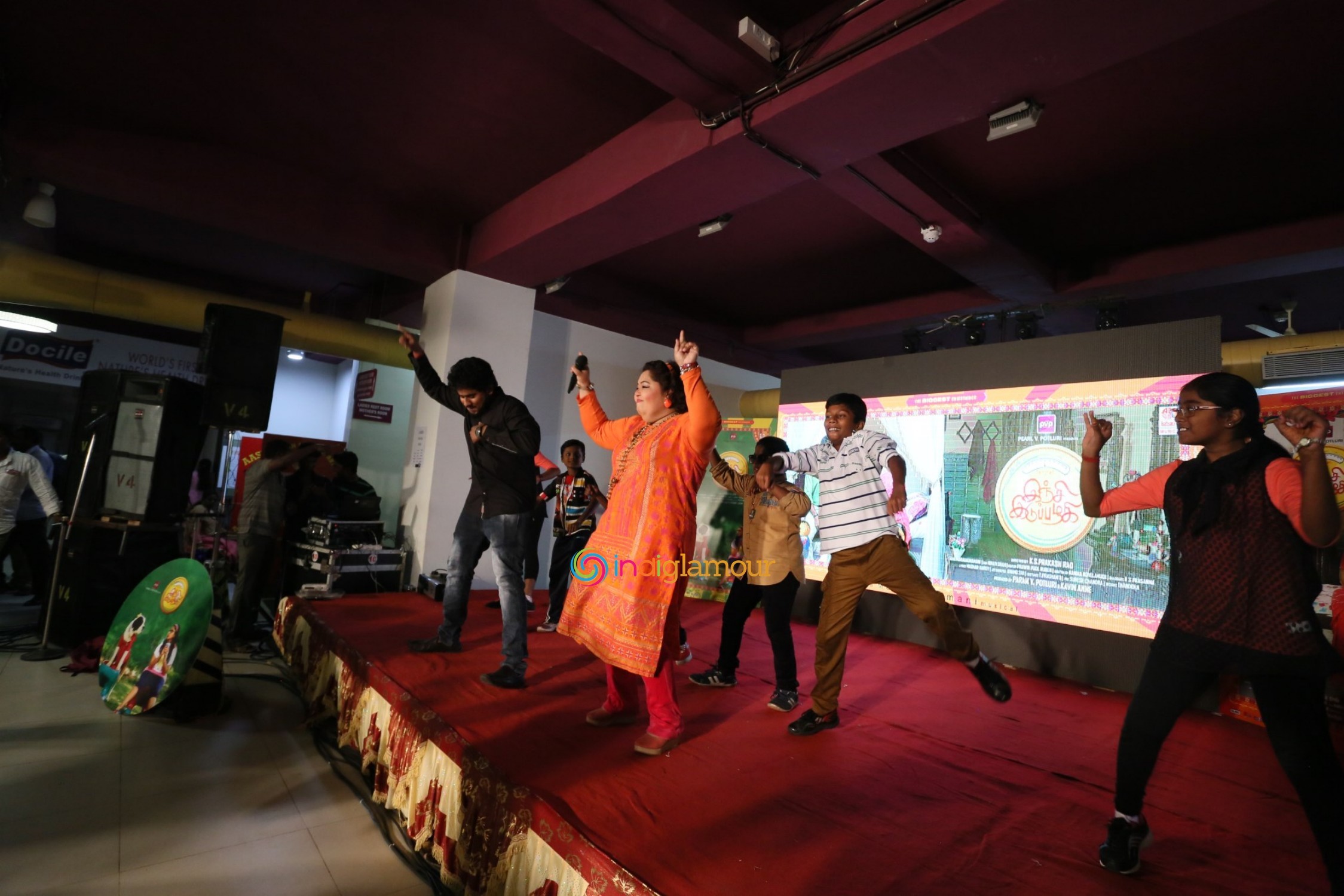 Inji Iduppazhagi Movie Promotion Event hd photo