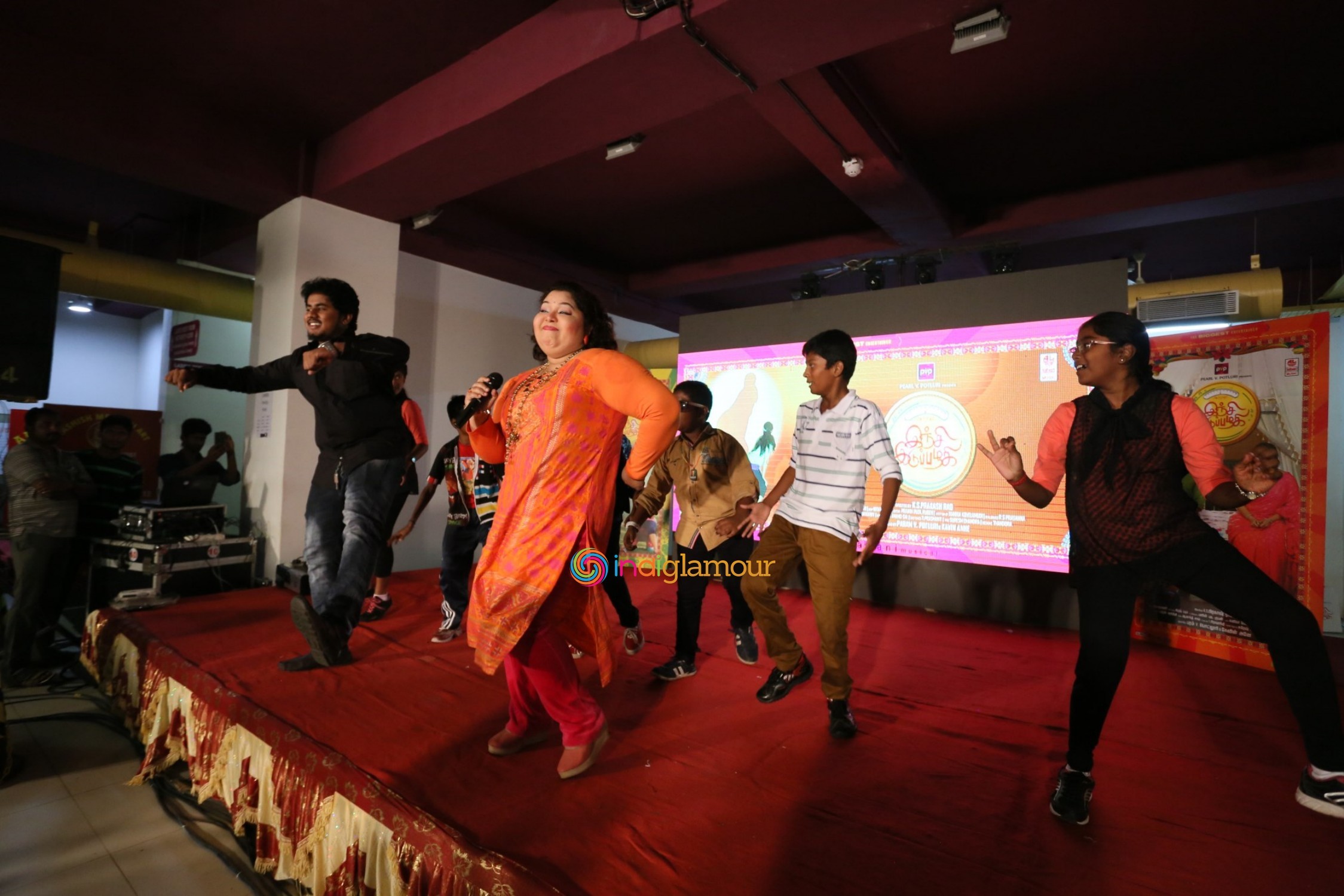 Inji Iduppazhagi Movie Promotion Event hd photo