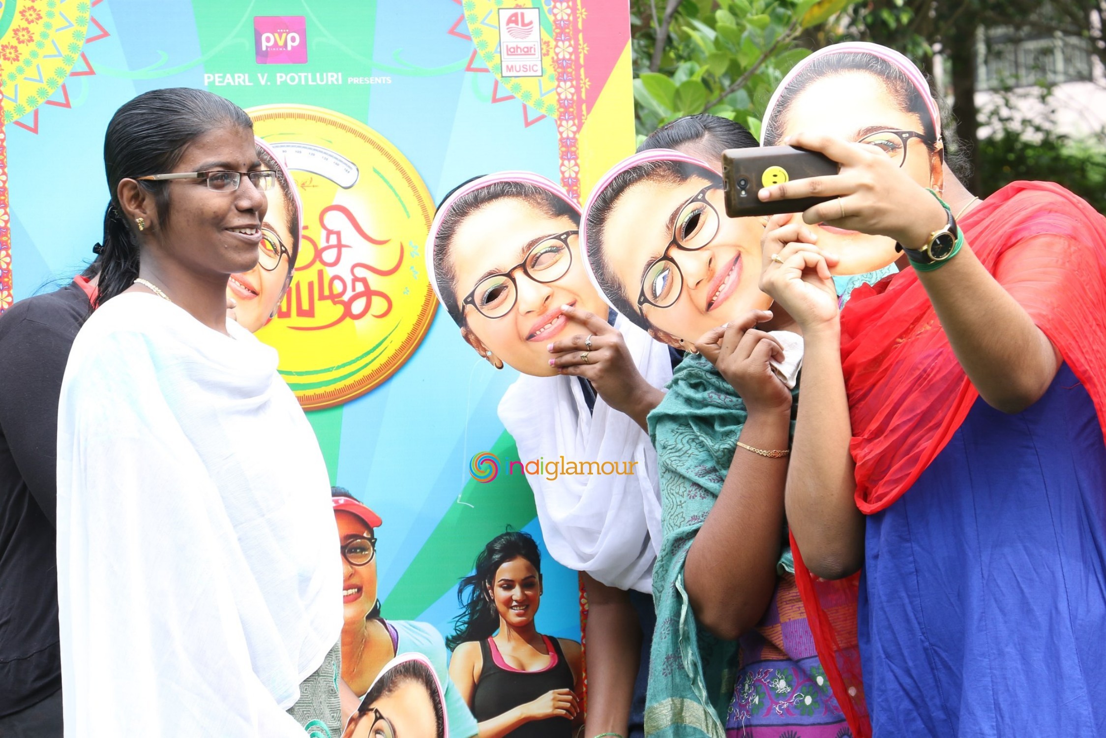 Inji Iduppazhagi Movie Promotion Event hd photo
