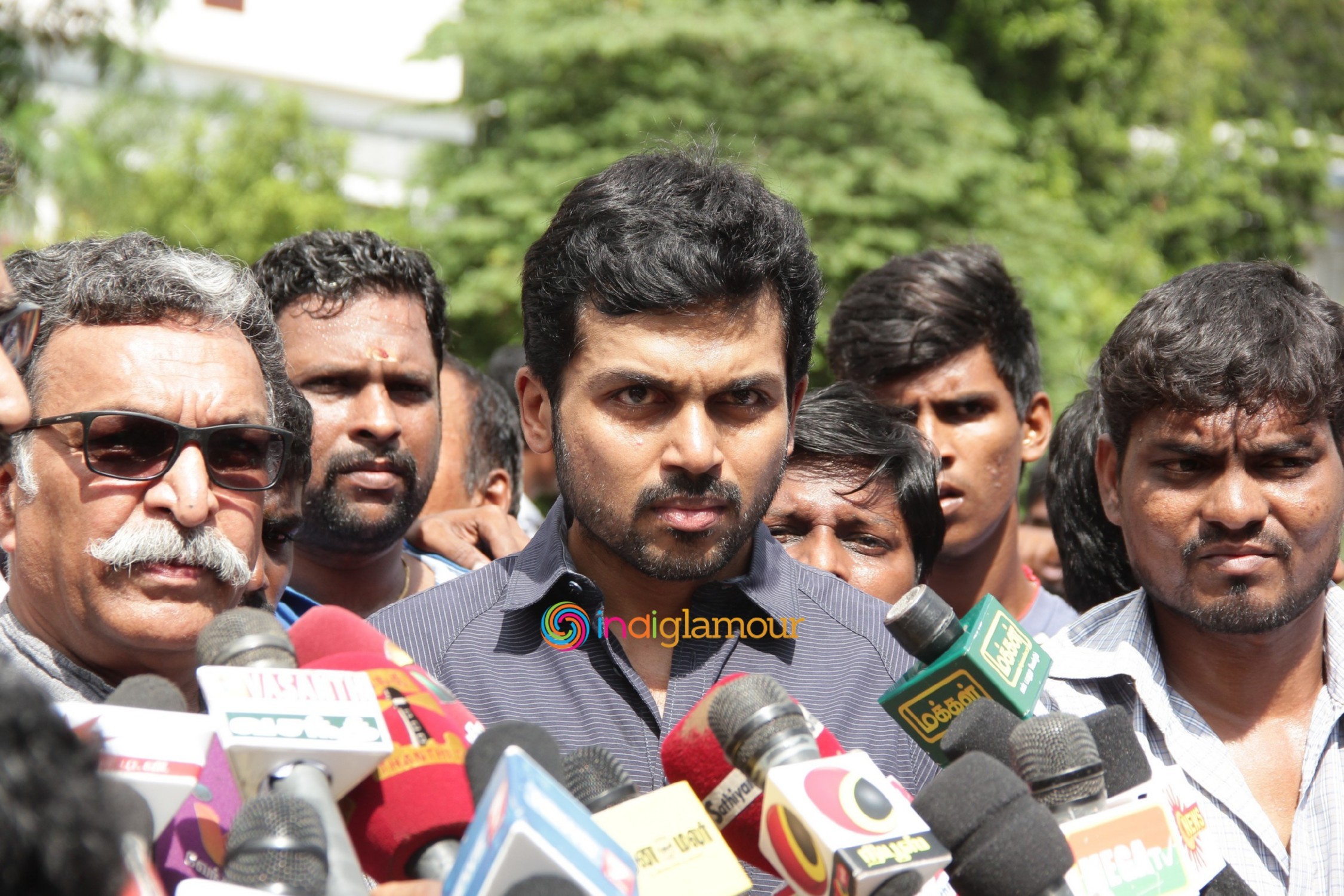 Nadigar Sangam's Diwali Gift Sweet Box,Shirt,Saree,Veshti Distribution Event (1) Event hd photo