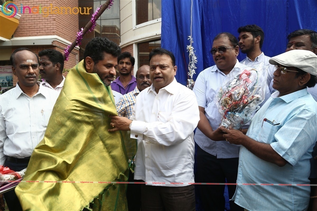 Michael Jackson Granite Statue Inauguration by Prabhu Deva Event hd photo