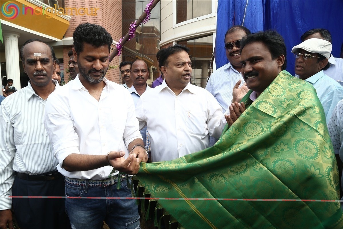 Michael Jackson Granite Statue Inauguration by Prabhu Deva Event hd photo