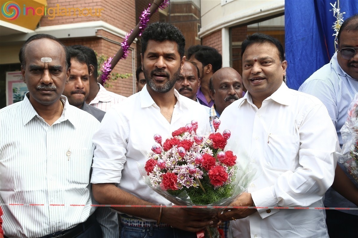 Michael Jackson Granite Statue Inauguration by Prabhu Deva Event hd photo