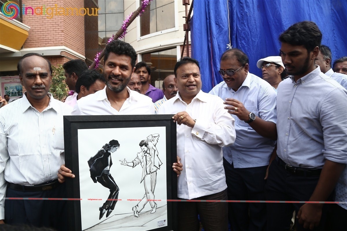 Michael Jackson Granite Statue Inauguration by Prabhu Deva Event hd photo