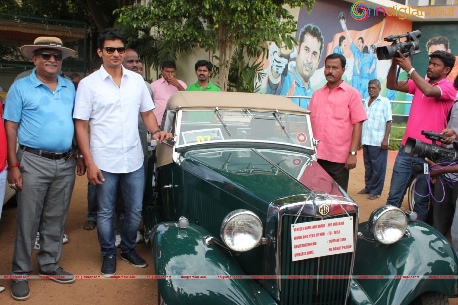 Actor Jiiva Car Rally Photos Event hd photo