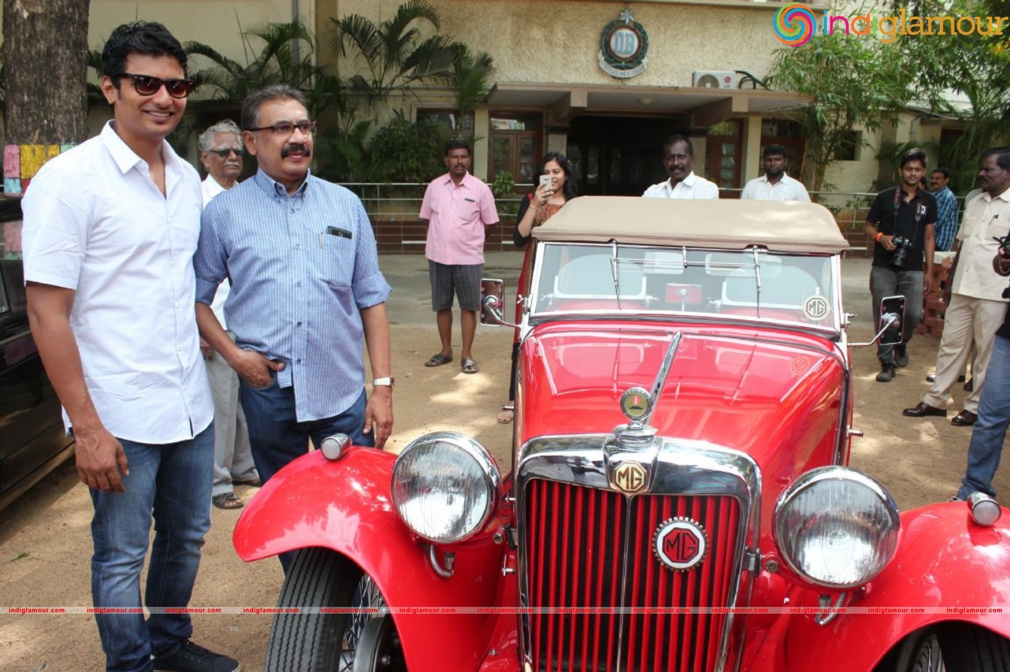 Actor Jiiva Car Rally Photos Event hd photo